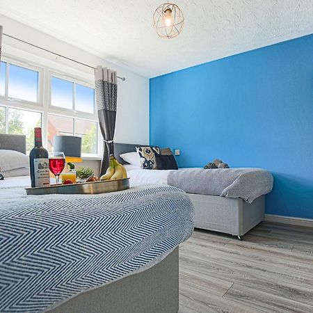 Delightful 2 Bed Apartment For Bicester Outlet Shopping By Platinum Key Properties Экстерьер фото