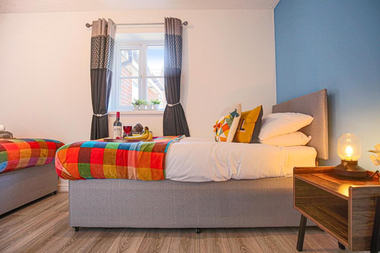 Delightful 2 Bed Apartment For Bicester Outlet Shopping By Platinum Key Properties Экстерьер фото