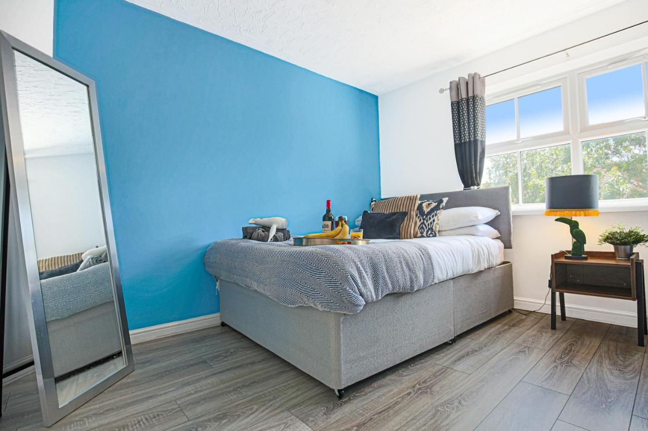 Delightful 2 Bed Apartment For Bicester Outlet Shopping By Platinum Key Properties Экстерьер фото