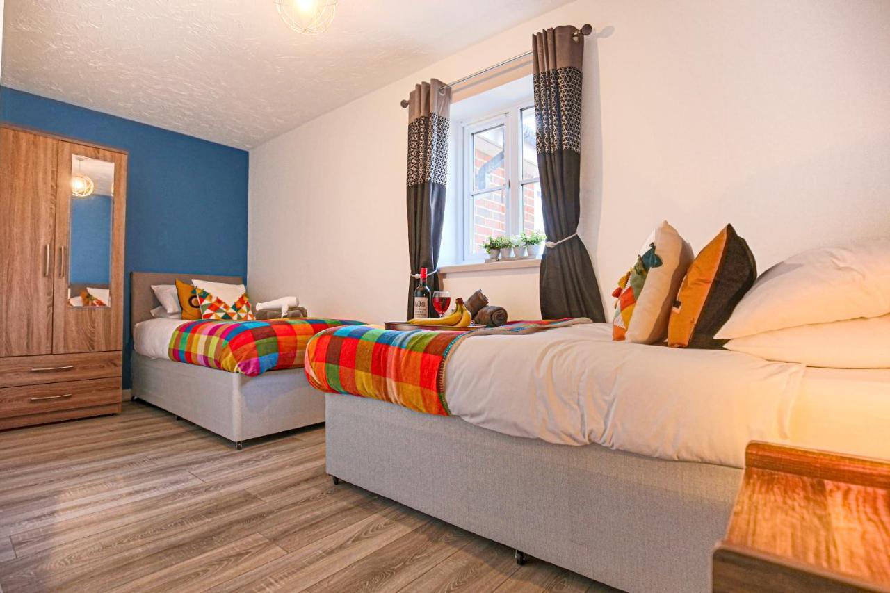 Delightful 2 Bed Apartment For Bicester Outlet Shopping By Platinum Key Properties Экстерьер фото