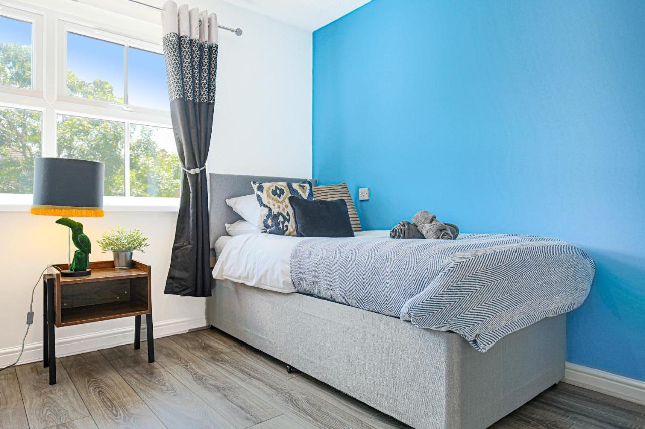 Delightful 2 Bed Apartment For Bicester Outlet Shopping By Platinum Key Properties Экстерьер фото